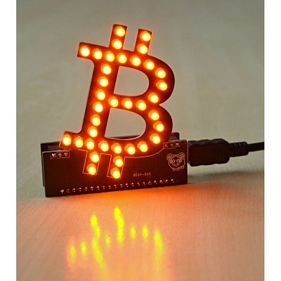 Základní svítící varianta loga Bitcoinu. Změnou zadního modulu se volí světelné efekty.