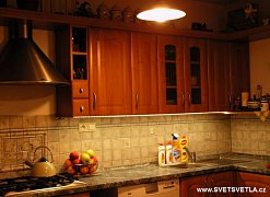 Světlo pod kuchyňskou linku 2 metry s dotykovým stmívačem a vysokou svítivostí, studená b.
