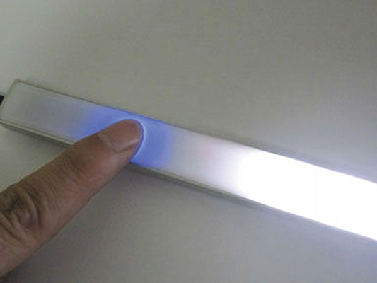 Stmívač dotykový do Al profilů s plynulou regulací: OFF, 0% - 100%