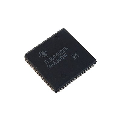 2x UART rozhraní; PLCC-68