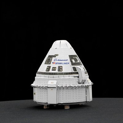 Stavebnice 3D kovového modelu Boeing Starliner