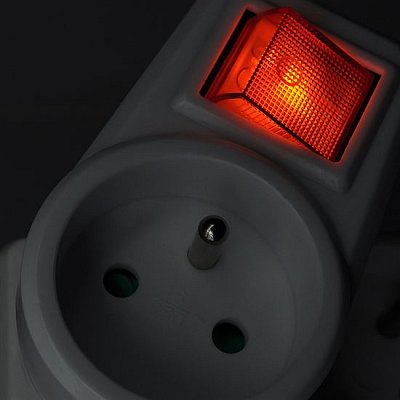 Zásuvka SOLIGHT P96