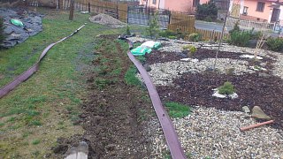 Zahradní obrubník zelený. Délka 18m výška 12,5 cm.