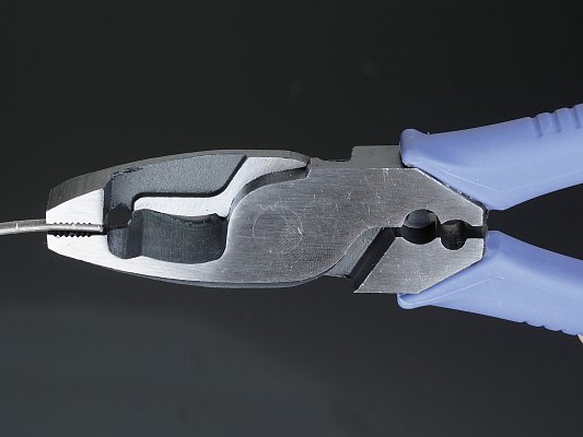 Odolné kombinované  kleště 225mm PM-924 (PM-924)