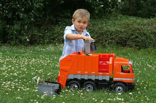 Dětské popelářské auto LENA MERCEDES 75 cm