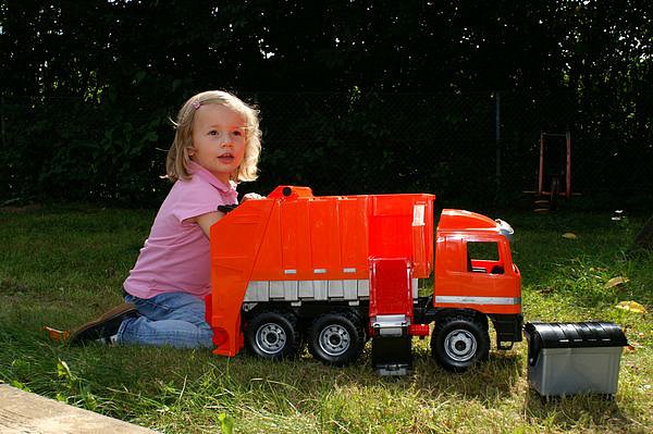 Dětské popelářské auto LENA MERCEDES 75 cm