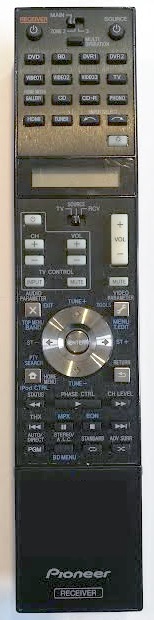 Pioneer AXD7521 náhradní dálkový ovladač jiného vzhledu pro receiver a tuner.