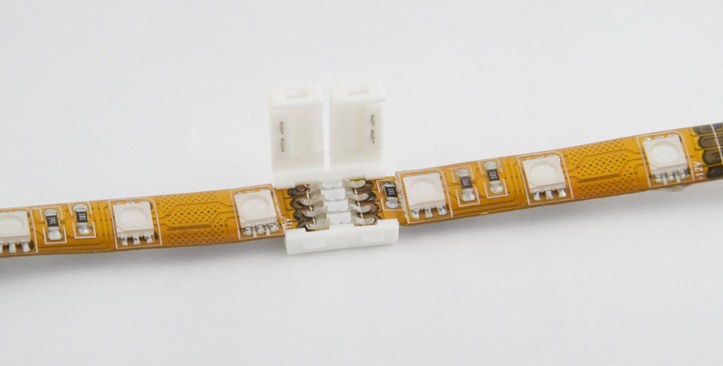 Spojka RGB LED pásku pro pevné spojení  dvou částí barevného LED pásku