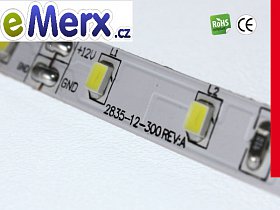 EE LED pásek SMD2835 5m 60ks/m 11 W/m teplý bílý IP63